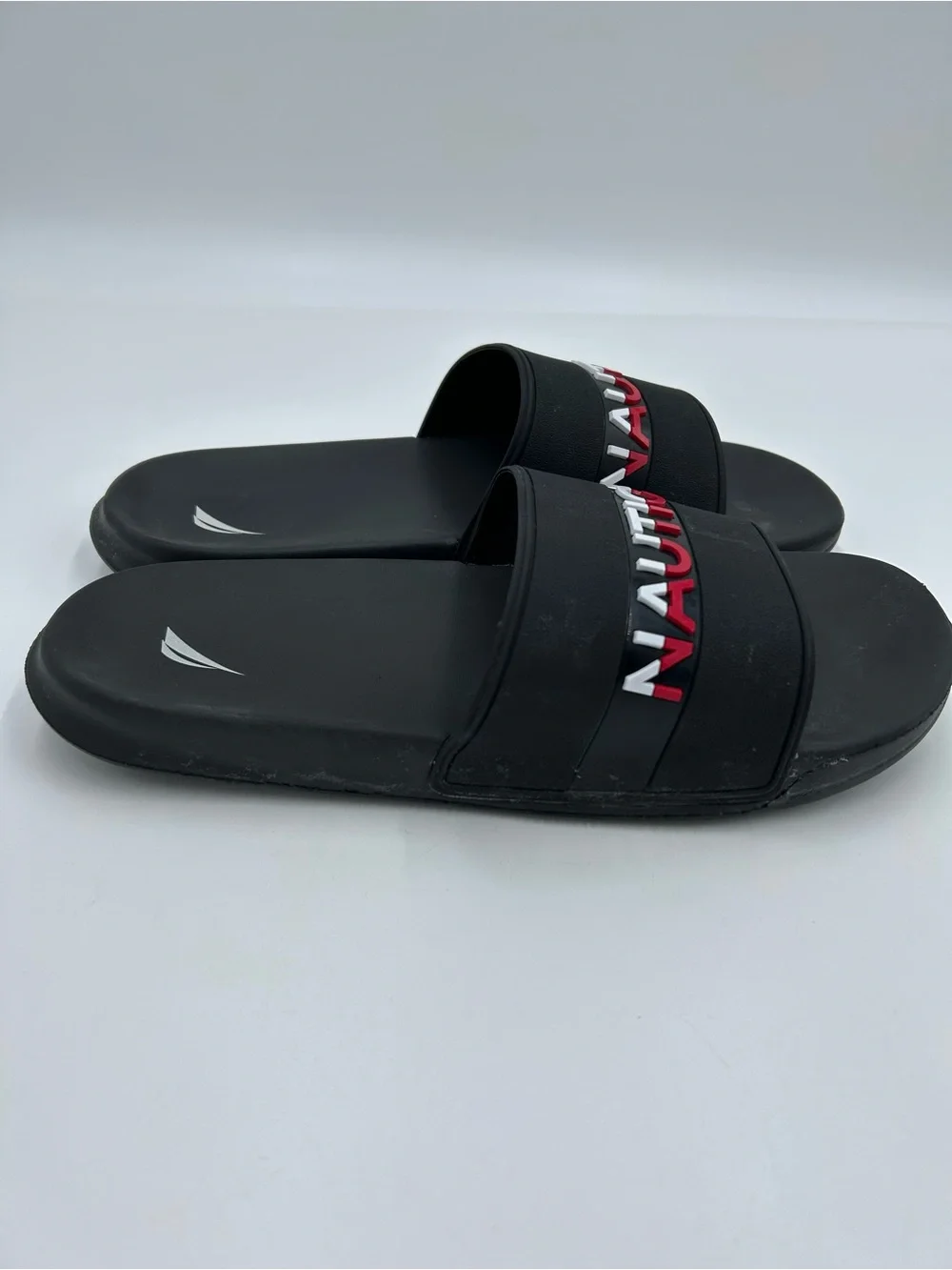 Nautica stylish slide